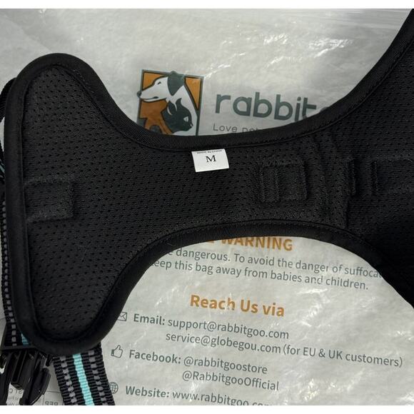New Rabbit Goo No Pull, Adjustable Dog Harness Reflective and Padded Sz M - Picture 3 of 4